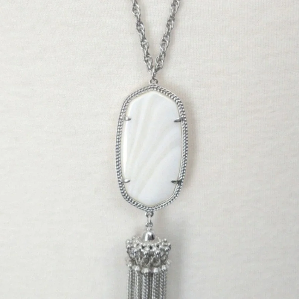 NWOT Kendra Scott White Marble Stone & Silver Tassel‎ Rayne 32